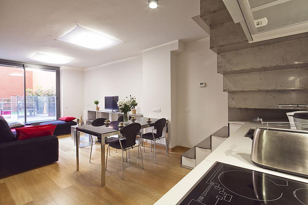 Apartment Barcelona Rentals - Pool Terrace In City Center Екстер'єр фото